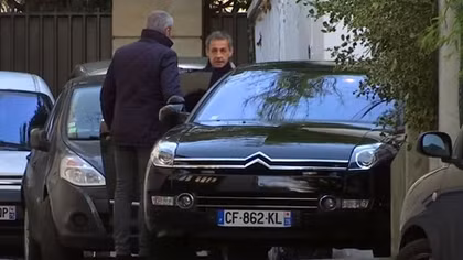 Cựu Tổng thống Pháp Nicolas Sarkozy trong gọng kìm tư pháp
