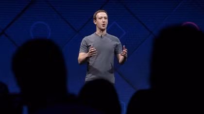 “Người tố giác vĩ đại” lật mặt trái Facebook