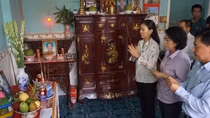 Thăm hỏi, hỗ trợ nạn nhân vụ cháy chung cư Carina