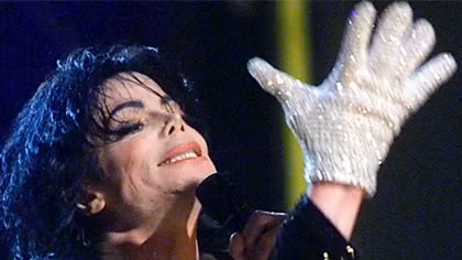 Chiếc găng tay đắt giá của Michael Jackson