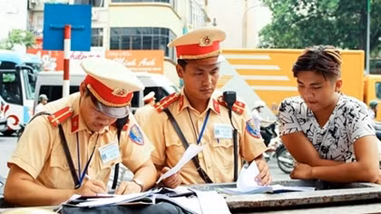 Người thế chấp phương tiện có quyền giữ bản chính đăng ký xe