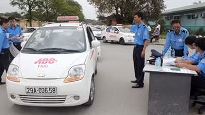 Hà Nội tổng kiểm tra hoạt động xe khách, taxi