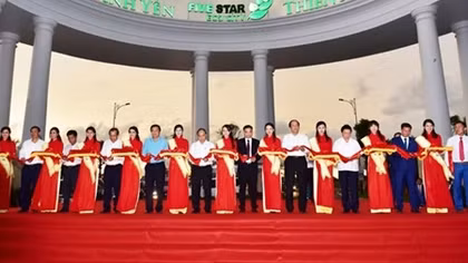 Thủ tướng thăm dự án Thành phố sinh thái Năm Sao