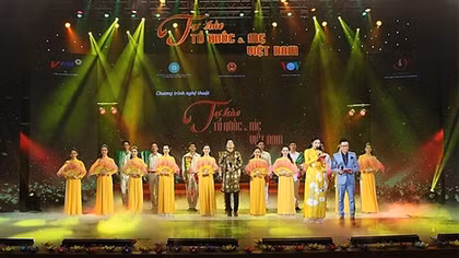 Chương trình nghệ thuật “Tự hào Tổ quốc-Mẹ Việt Nam”