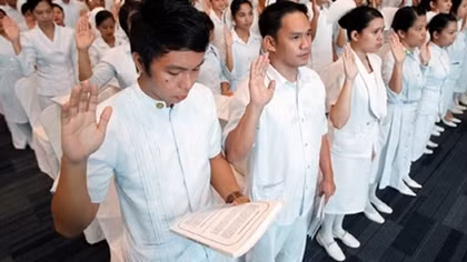Philippines: Nghề y tá và ước mơ đổi đời