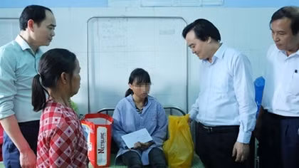 Vụ nữ sinh Hưng Yên bị hành hung: Xem xét cách chức toàn bộ Ban Giám hiệu