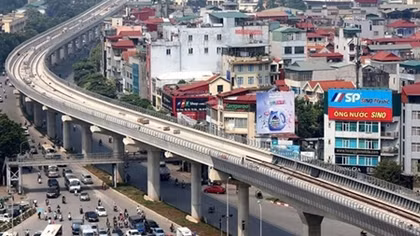 Tiếp tục làm đường sắt đô thị: Lo ngại chậm tiến độ và đội vốn