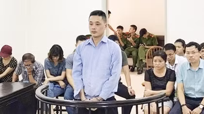 Án tử cho kẻ sát nhân loanh quanh chối tội lại tòa