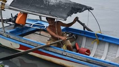 Người hùng dưới chân cầu