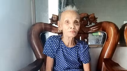 Bưu điện "khai tử" cụ bà đang sống để cắt chế độ