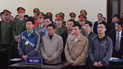 HĐXX bác đề nghị hoãn phiên toà của các Luật sư bảo vệ bị cáo Hoàng Công Lương vì lý do sức khoẻ