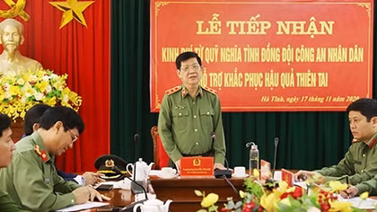 Bộ Công an hỗ trợ cán bộ, chiến sỹ Công an và nhân dân vùng lũ Hà Tĩnh 3 tỷ đồng
