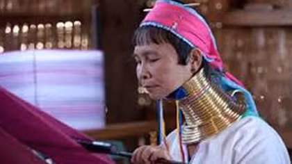 Vương quốc của những phụ nữ cổ cao