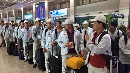 Lao động đi làm việc ở nước ngoài mất việc do dịch COVID-19 được trả 50% tiền môi giới