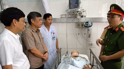 Lãnh đạo Hải Phòng thăm hỏi thượng úy CSGT bị xe máy tông trọng thương