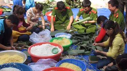 Đón Tết trong trại giam giữa rừng thẳm