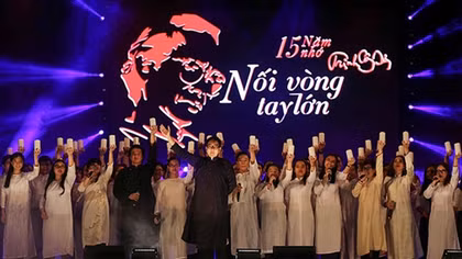 Ca khúc "Nối vòng tay lớn" bất ngờ được cấp phép!