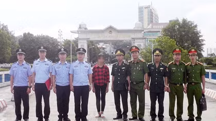 Cuộc săn lùng kẻ lừa bán nữ sinh lớp 9 sang Trung Quốc