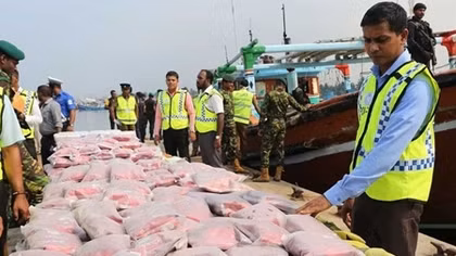Nạn dùng tàu cá nhỏ buôn lậu ma túy