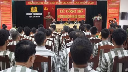 Công an Nghệ An công bố Quyết định đặc xá