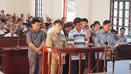 Nguyên Bí thư và Chủ tịch TP Vĩnh Yên lãnh án tù