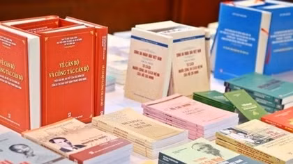 Nghiên cứu, học tập sách lý luận, chính trị là nhiệm vụ thường xuyên của cán bộ, đảng viên