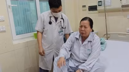 Nắng nóng kéo dài, nhiều người ngộ độc thực phẩm, sốc nhiệt vào viện