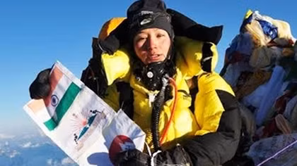 Người phụ nữ đầu tiên chinh phục đỉnh Everest 2 lần trong 5 ngày