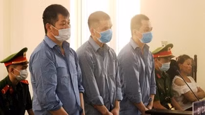 Ba kẻ vận chuyển 22 bánh heroin lĩnh án tử hình
