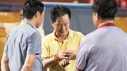 Bầu Hiển đang trả lời cho V.League?