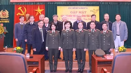 Gặp mặt cán bộ hưu trí Cục Hồ sơ nghiệp vụ nhân dịp Tết Nguyên đán
