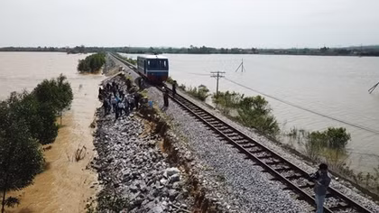 Bộ GTVT triển khai hàng loạt các biện pháp khẩn ứng phó bão số 9