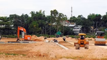 Nan giải bài toán việc làm cho nông dân bị thu hồi đất
