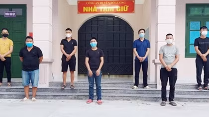 Triệt phá ổ nhóm cá độ bóng đá "online"