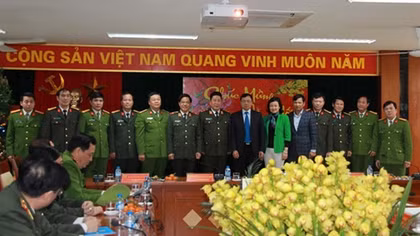 Thứ trưởng Bùi Văn Thành làm việc với Công an quận Hai Bà Trưng, Hà Nội