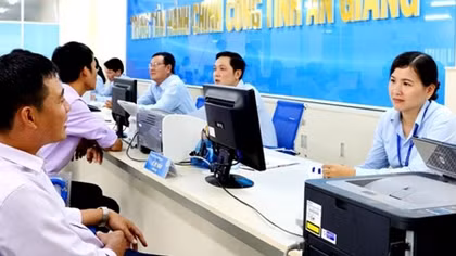 Ứng dụng công nghệ 4.0 để giảm phiền hà cho người dân