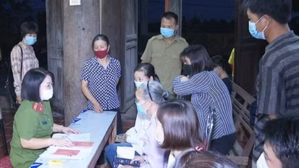 Những “bông hoa bình dị” trong “chiến dịch đặc biệt”