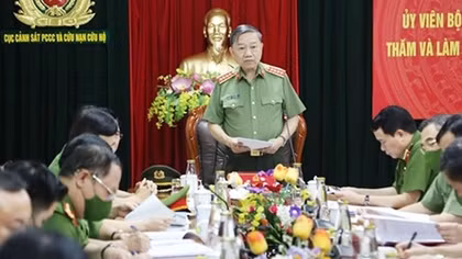 Nhiều hình ảnh, biểu tượng người chiến sĩ chữa cháy, cứu nạn cứu hộ được ghi nhận