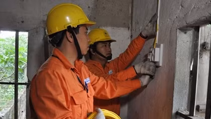 Khoảng 16.000 hộ nghèo sẽ được sửa chữa và lắp đặt miễn phí thiết bị điện