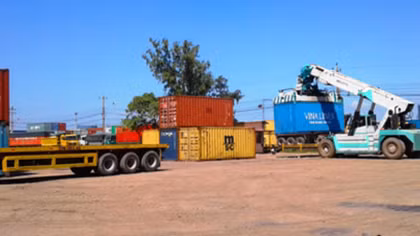 Lô hàng thuốc lá ngoại trị giá hơn 42 tỷ đồng vẫn… vô chủ