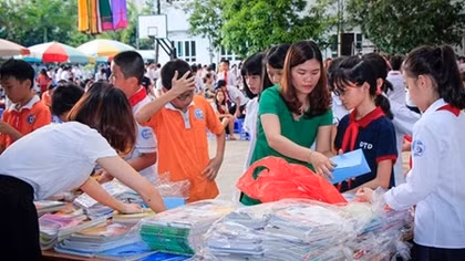 Nhập nhằng về nghĩa vụ đóng góp, nhà trường lạm thu