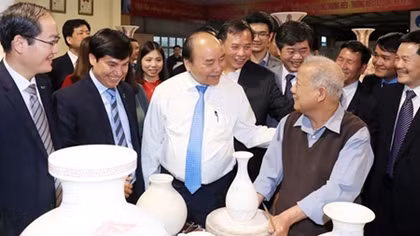 Tôn vinh, phát huy những “bàn tay vàng” của nghề gốm Chu Đậu