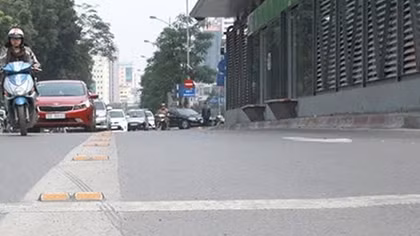 Hà Nội sẽ thí điểm lắp phân cách cứng bảo vệ đường cho ​BRT