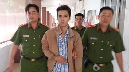 Người tình đồng tính đâm chết thầy giáo