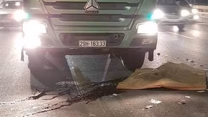 Thanh niên “tổ lái” bị xe chở cát cán tử vong