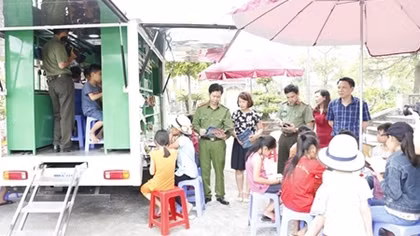 Công an Nam Định đưa “thư viện lưu động” về xã, phát huy văn hóa đọc
