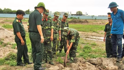 Dưới đường băng còn đó các anh nằm…