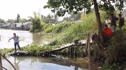 Bàng hoàng phát hiện thi thể phụ nữ nổi trên sông