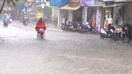 Mưa lớn, lũ lên nhanh trên các sông ở Bắc Bộ