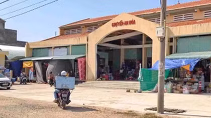 Giải thích thấu lý, đạt tình để tiểu thương đồng thuận với chợ Yến mới xây